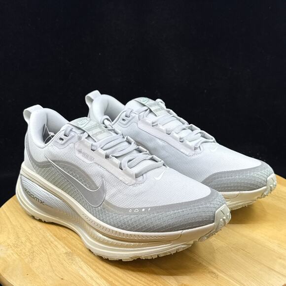 Nike Vomero 18 GORE-TEX Pure Platinum Light Pumice HQ7001-003 Men\'s Size 9 main image 7